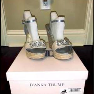 Ivanka Trump Silver Multi Leather Wedges- size 7.5